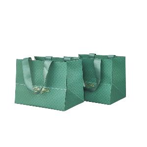 Green Bags in Dubai: The New Symbol of Conscious Living and Smart&nbsp;Branding